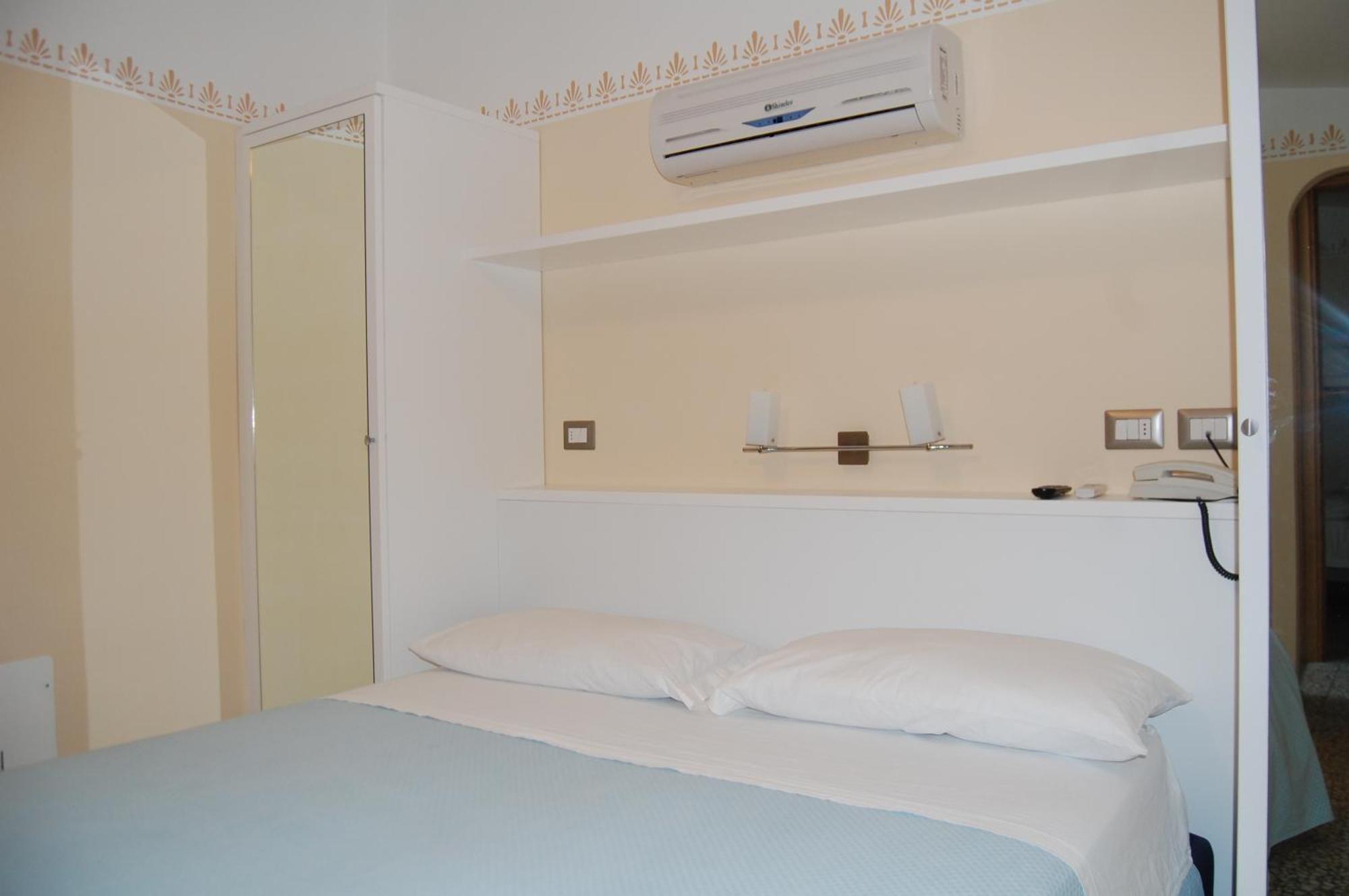 Hotel Centrale San Benedetto del Tronto Exterior photo