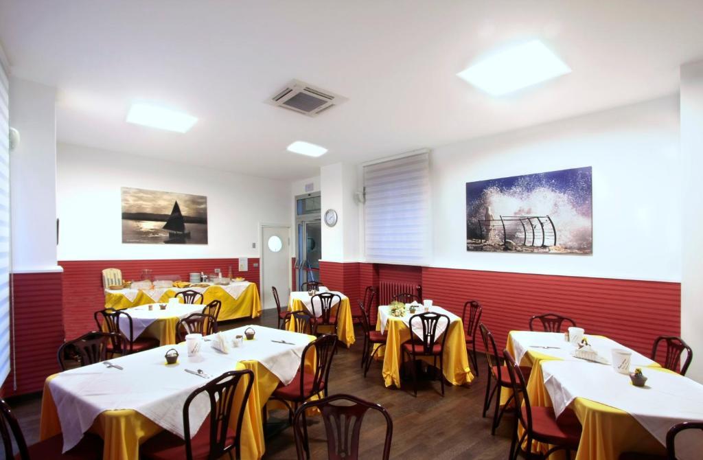 Hotel Centrale San Benedetto del Tronto Exterior photo